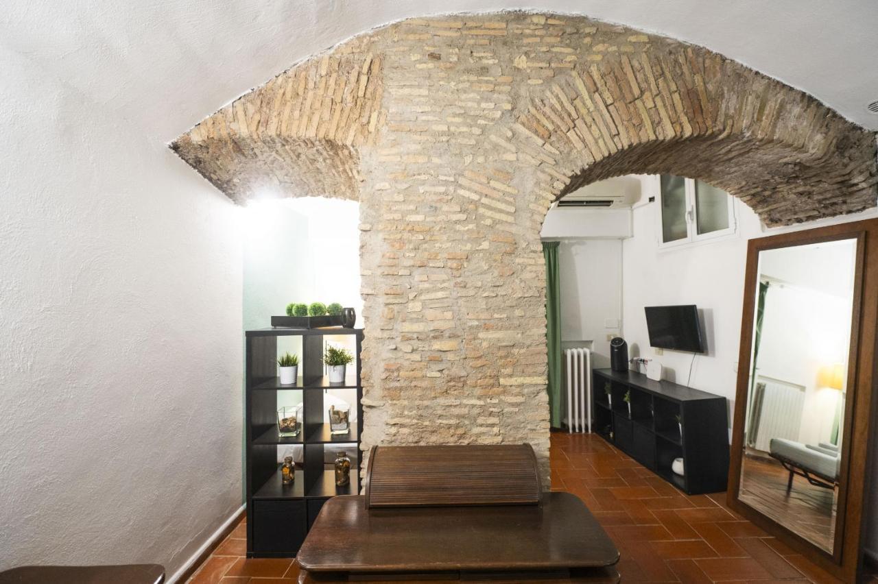 Campo De Fiori Grotto Apartment روما المظهر الخارجي الصورة